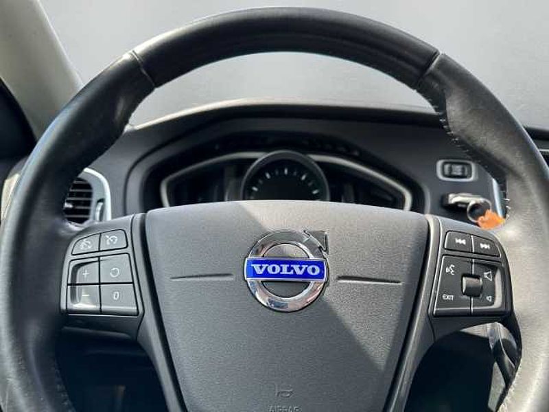 Volvo V40 You! T4 Navi Leder digitales Cockpit Bi-Xenon Dyn. Kurvenlicht Sperrdiff. Klimaa