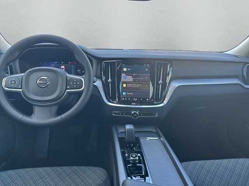 Volvo V60 Core B3 Benzin EU6d digitales Cockpit Soundsystem LED Sperrdiff. ACC El. Heckkla