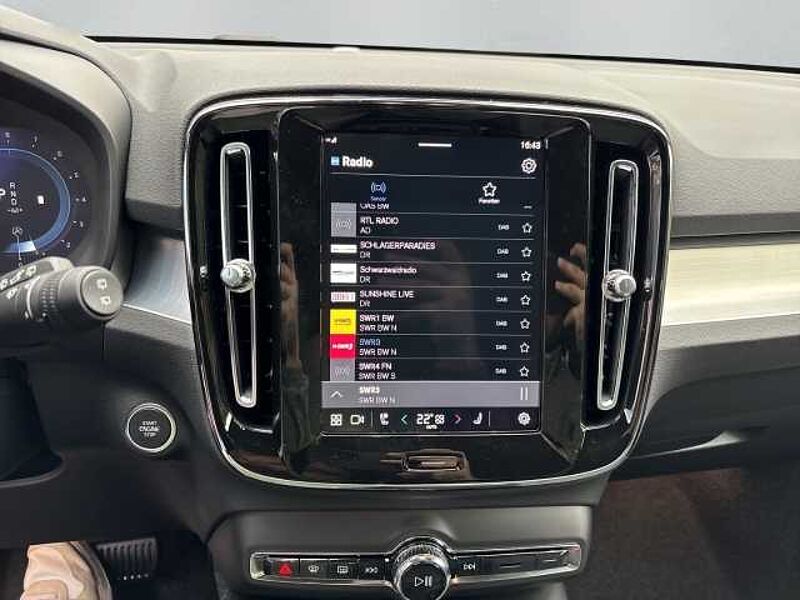 Volvo XC40 Core 2WD B3 EU6e Navi digitales Cockpit Sperrdiff. ACC El. Heckklappe