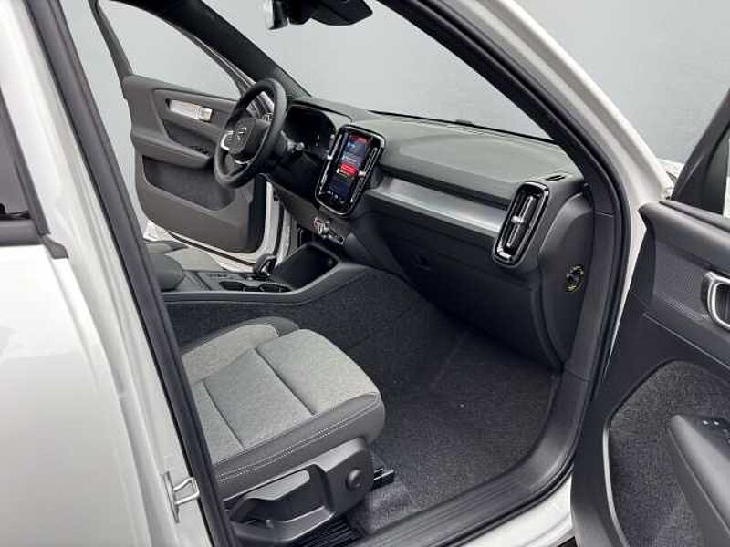 Volvo XC40 Core 2WD B3 EU6e Navi digitales Cockpit Sperrdiff. ACC El. Heckklappe