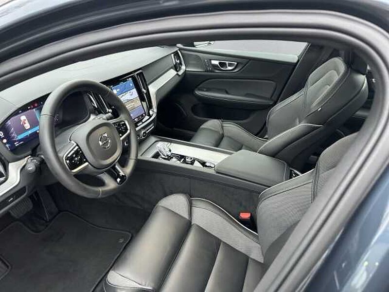 Volvo S60 Ultimate Dark AWD B5 Leder digitales Cockpit Memory Sitze Soundsystem