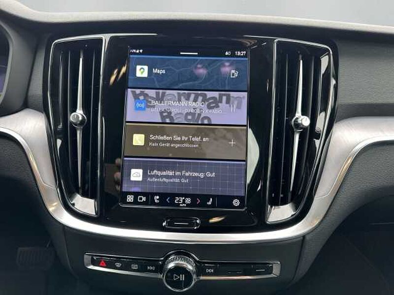 Volvo V60 Core B3 Benzin EU6d Navi digitales Cockpit Memory Sitze Soundsystem LED Blendfre