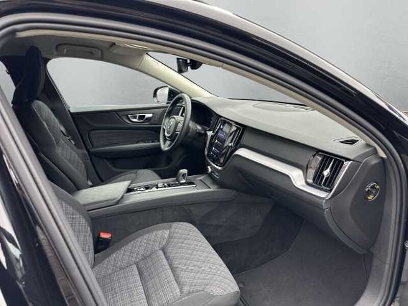 Volvo V60 Core B3 Benzin EU6d Navi digitales Cockpit Memory Sitze Soundsystem LED Blendfre